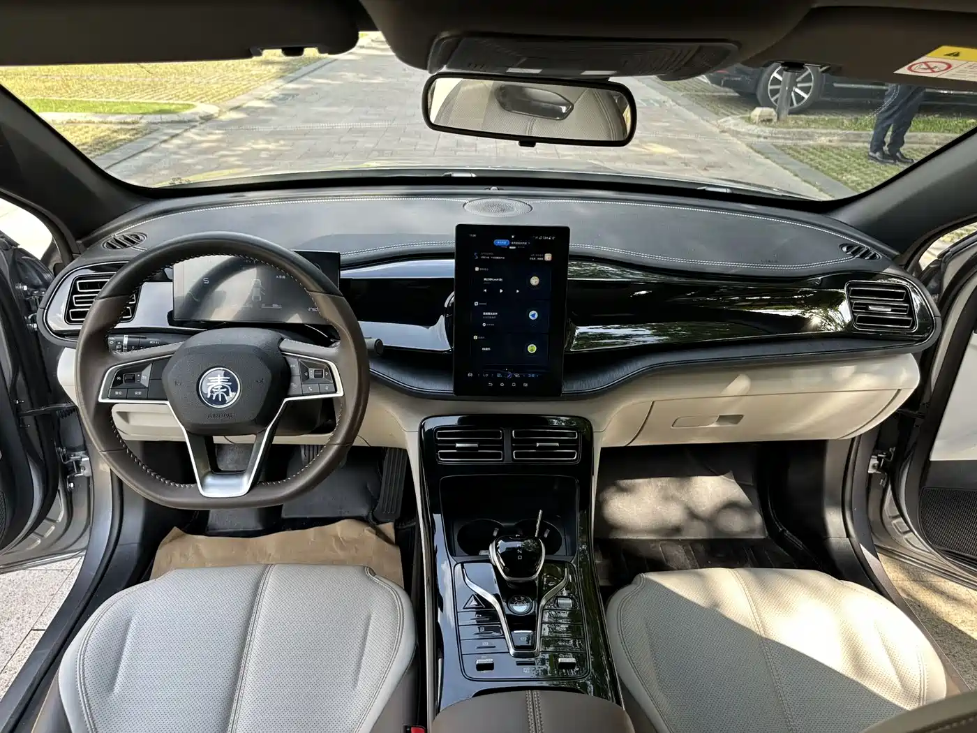 BYD Qin PLUS 2023 Champion Edition DM-i 55KM Leading фото 10