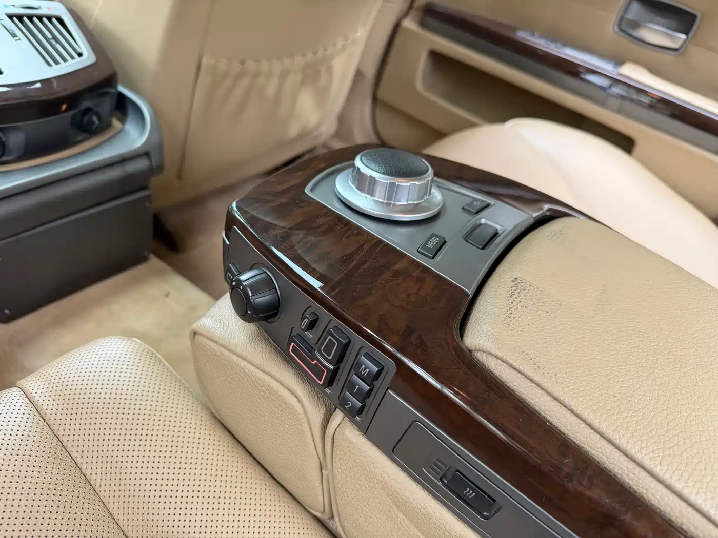 BMW 7 Series 2005 Model 730Li фото 12