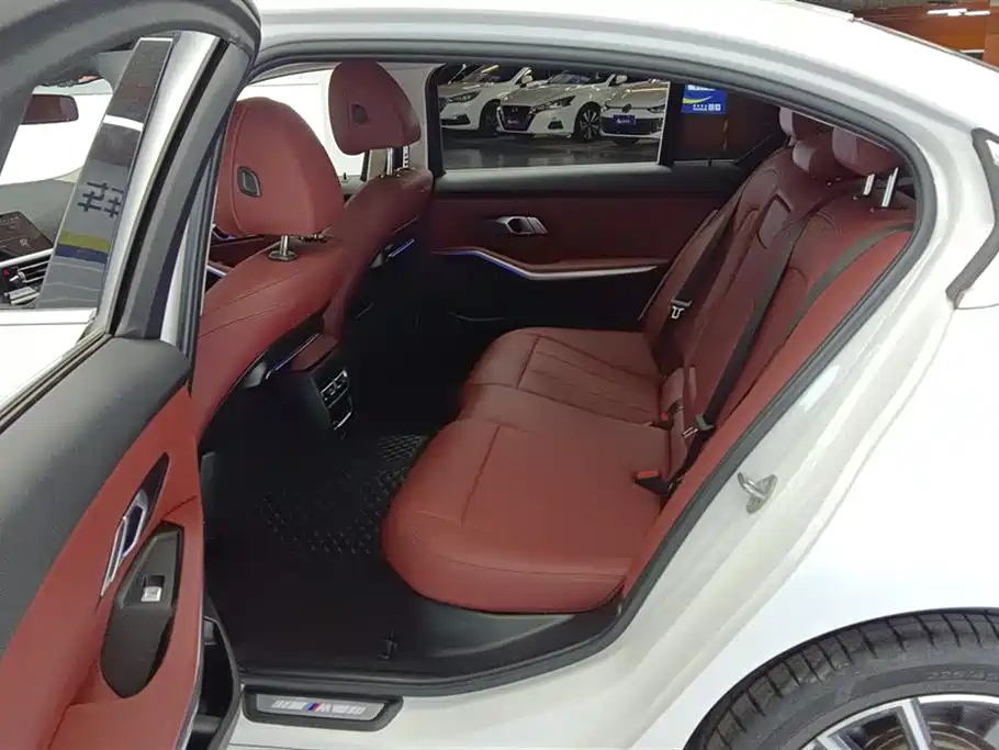 BMW 3 Series 2022 320Li M Sport Package фото 11