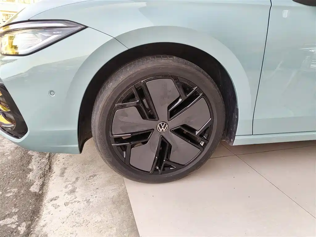 Volkswagen Passat 2025 Model Pro 380TSI Starlight Dragon Premium Edition фото 23