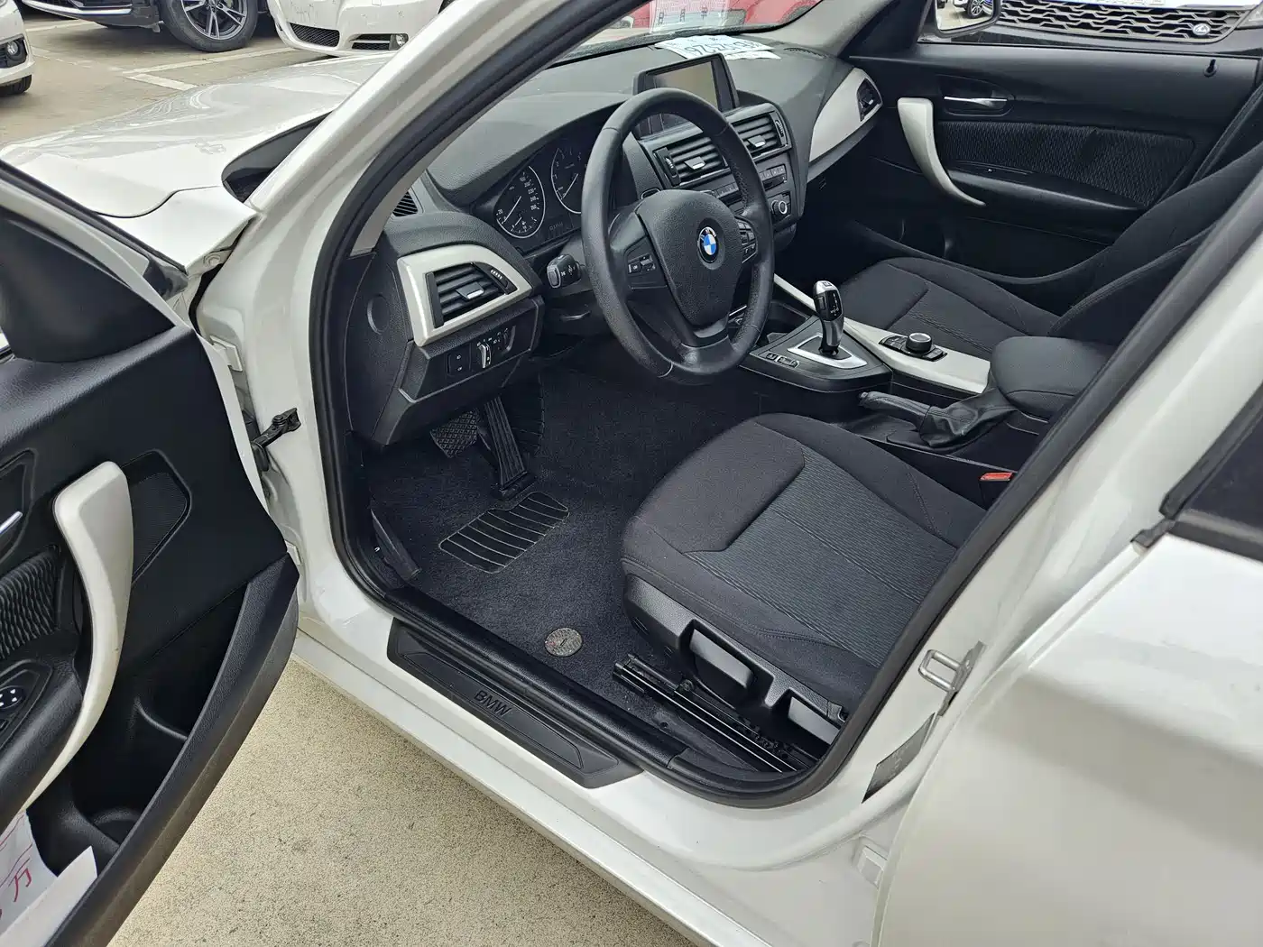 BMW 1 Series (Import) 2013 Facelift 116i Leading Model фото 5
