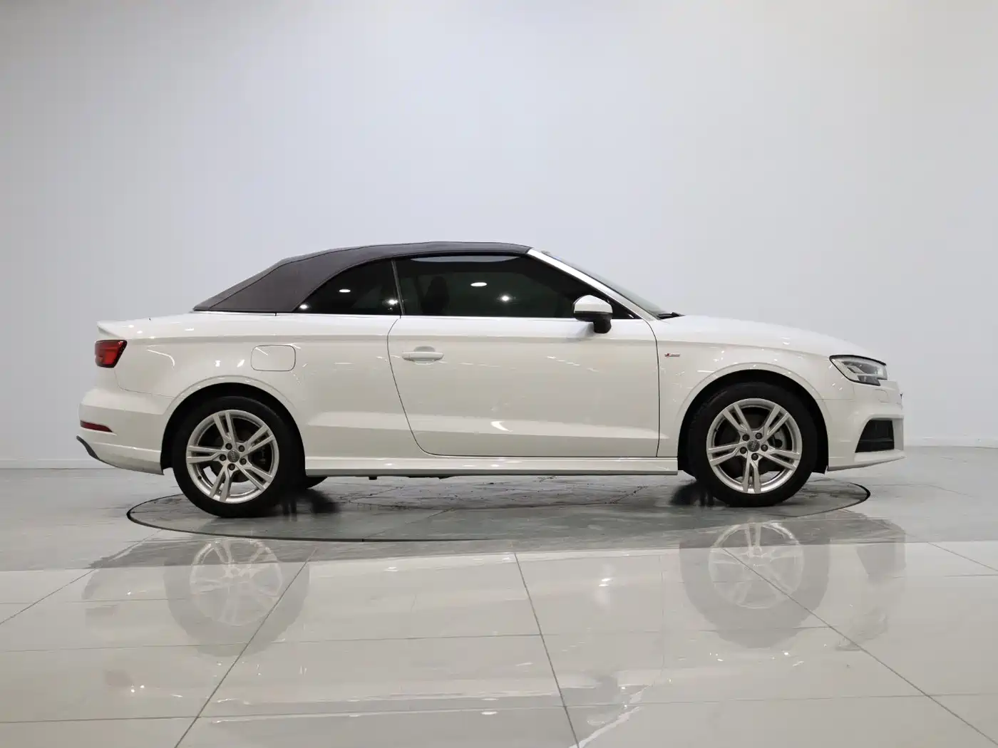 Audi A3 (Import) 2017 Cabriolet 40 TFSI фото 8