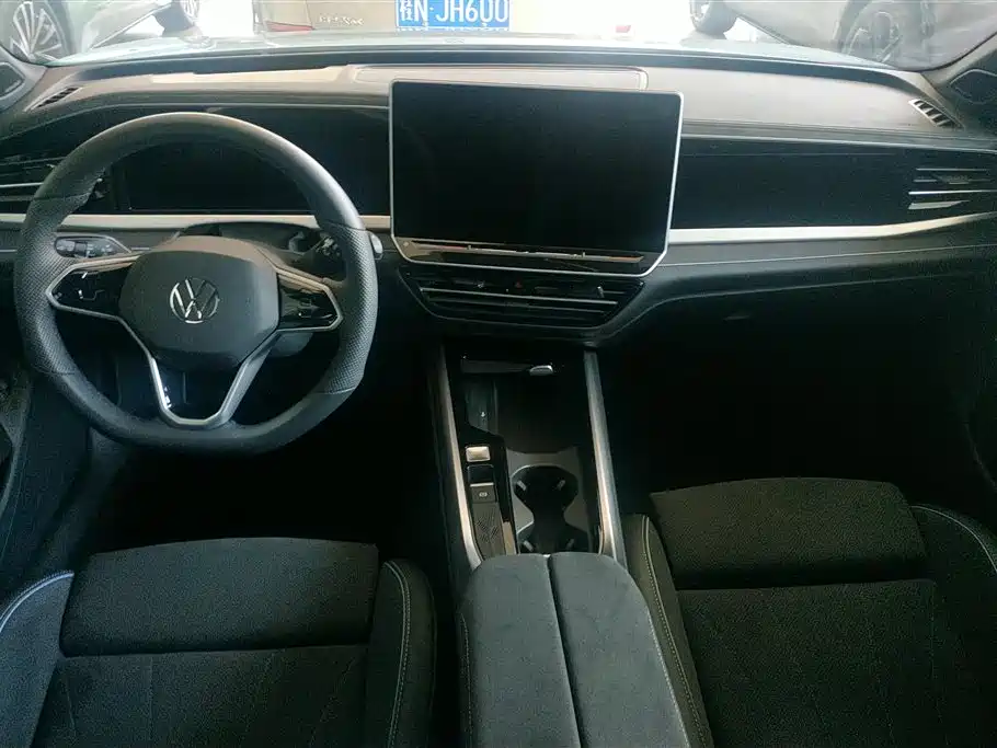 Volkswagen Passat 2025 Model Pro 380TSI Starlight Dragon Premium Edition фото 12