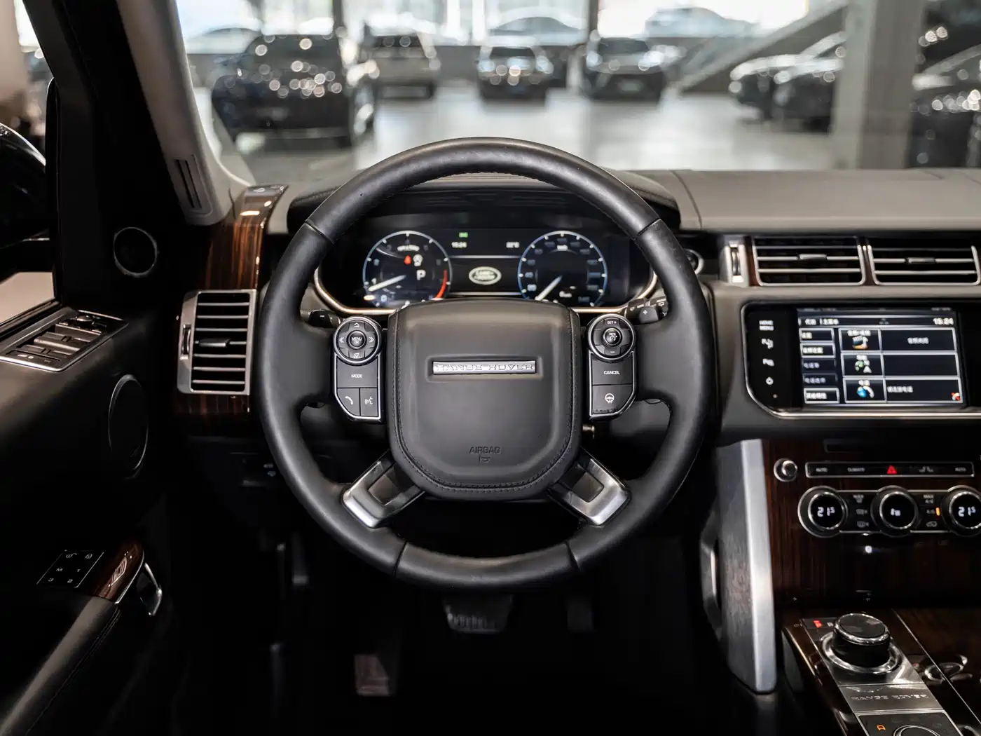 Land Rover Range Rover 2015 3.0 SC V6 Obsidian Limited Edition фото 11