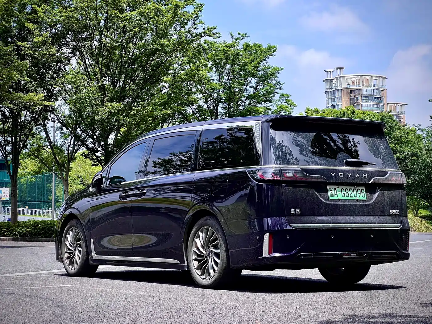 Voyah Auto Voyah Dreamer 2024 PHEV Extended Range Flagship Edition фото 5