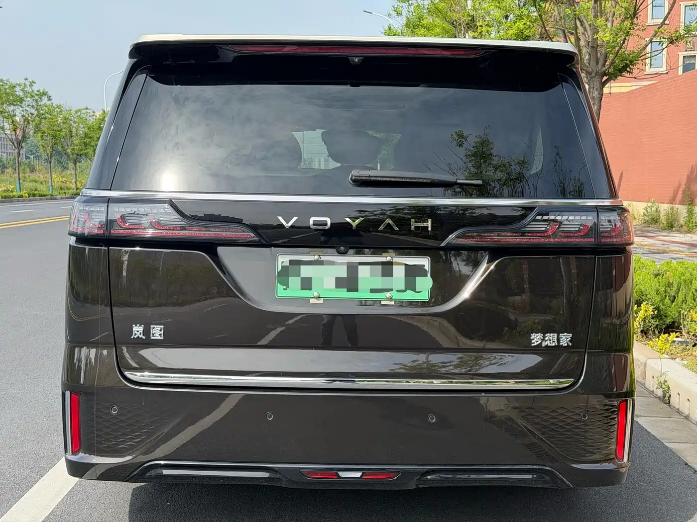 Voyah Auto Voyah Dreamer 2025 PHEV AWD Flagship Qian Kun Edition фото 10