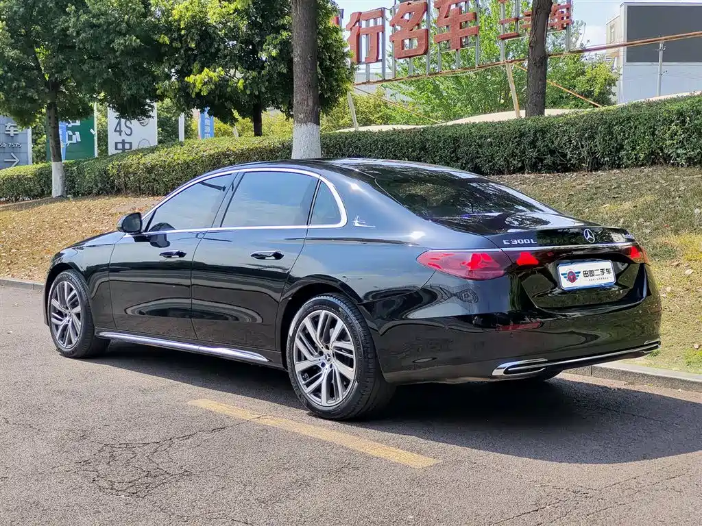 Mercedes-Benz E-Class 2025 E 300 L Fashion фото 4