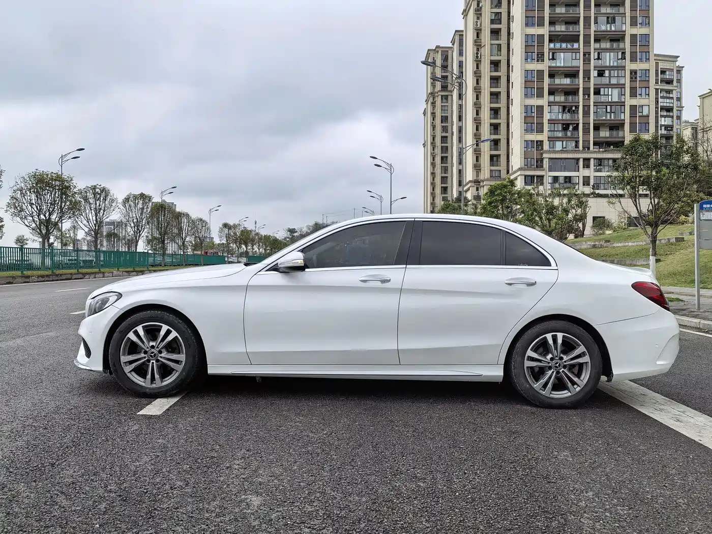 Mercedes-Benz C-Class 2015 C 200 L Sport фото 4