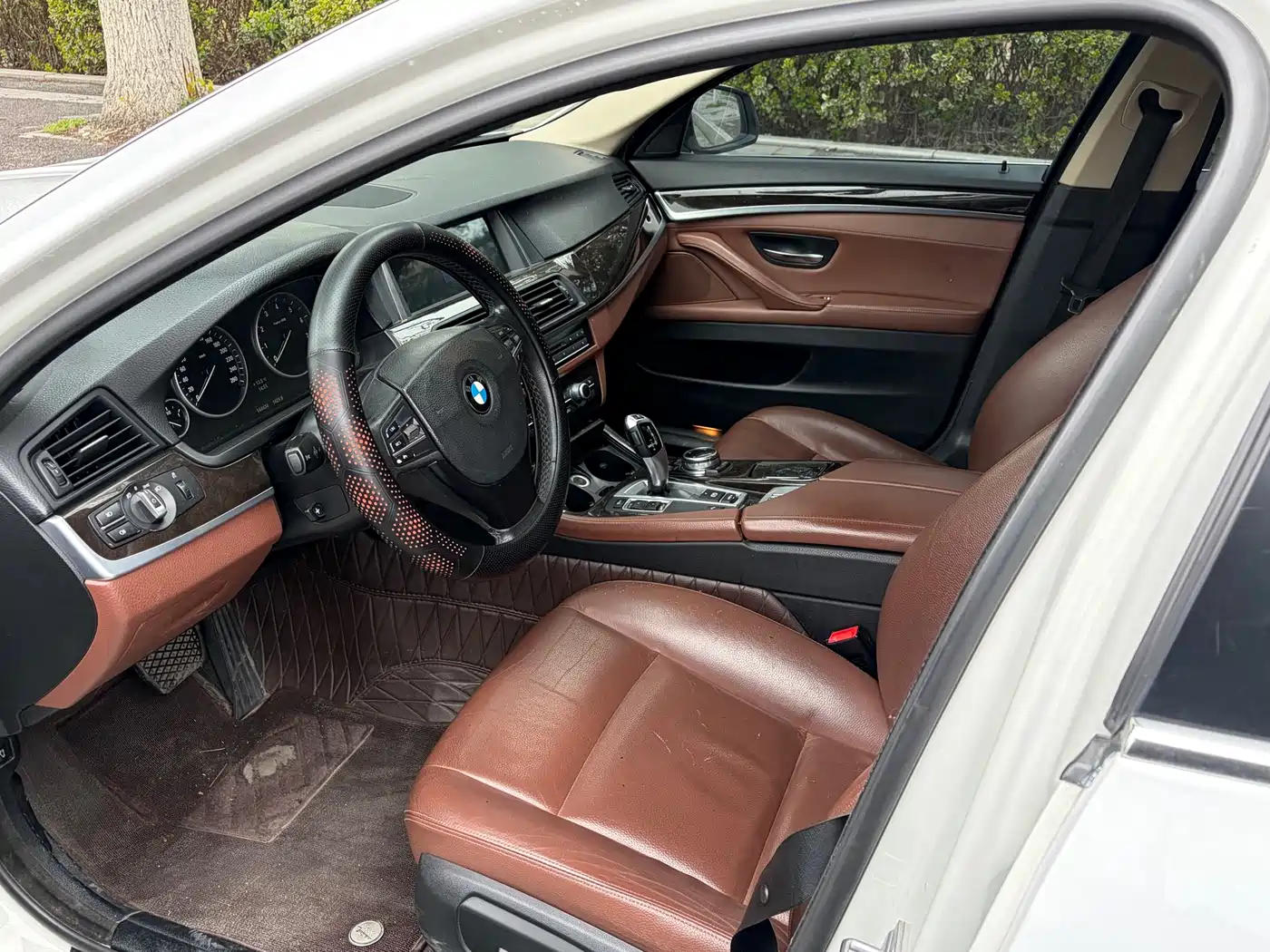 BMW 5 Series 2014 530Li Leading фото 8