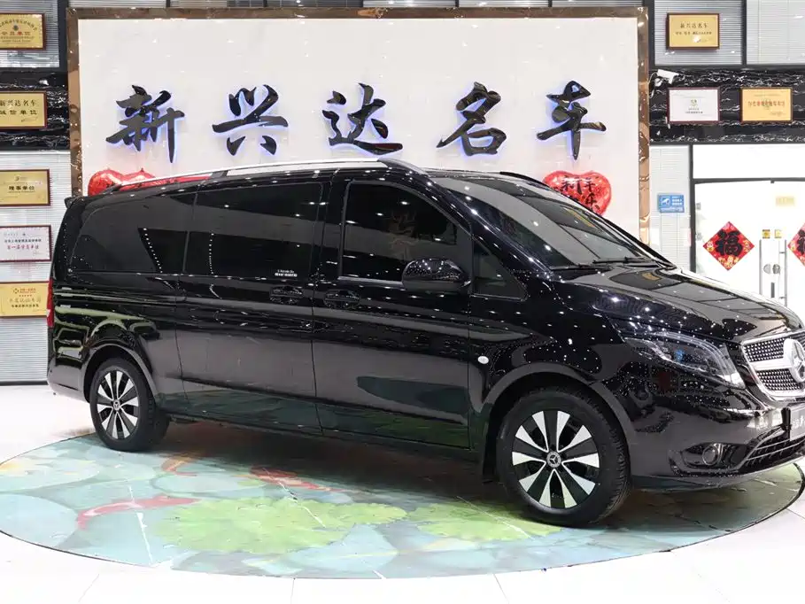 Mercedes-Benz Vito 2023 2.0T Business 7-Seater фото 3