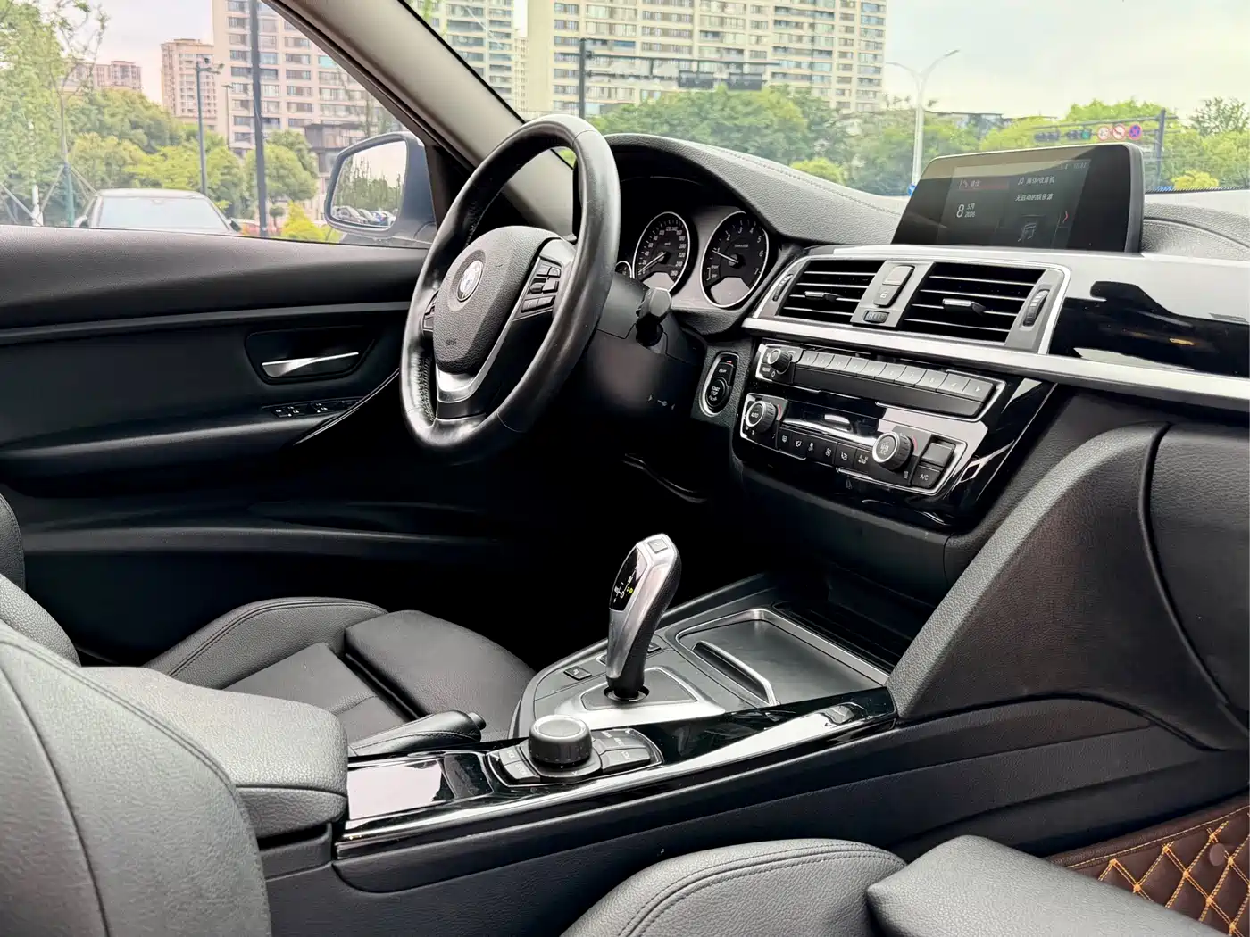 BMW 3 Series 2017 318i Fashion фото 9