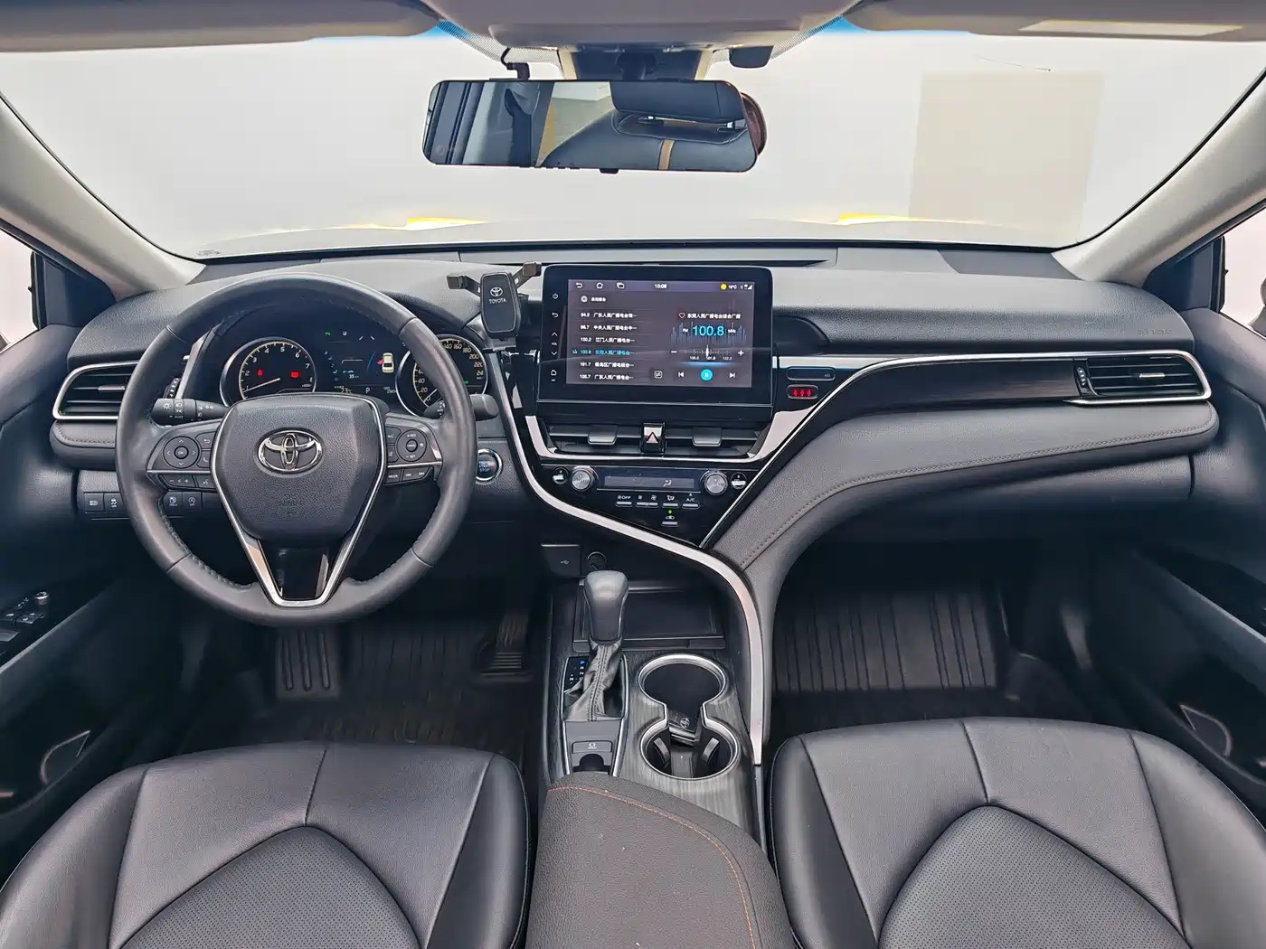 Toyota Camry 2023 2.0G Luxury Edition фото 15