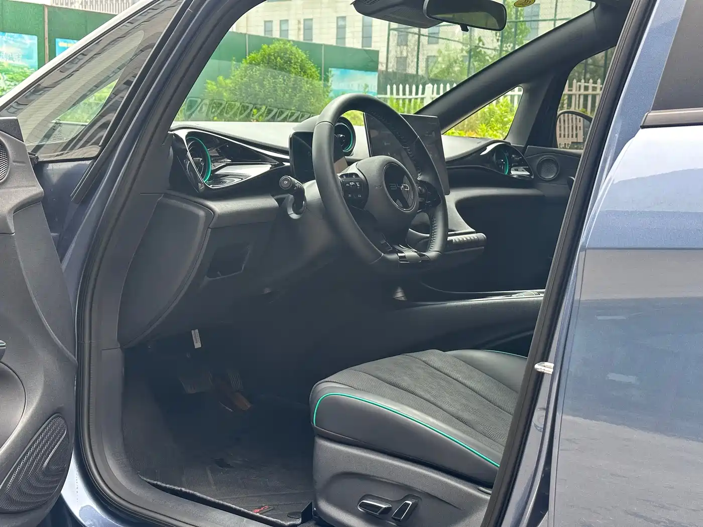 BYD Dolphin 2025 520km Knight Edition фото 7