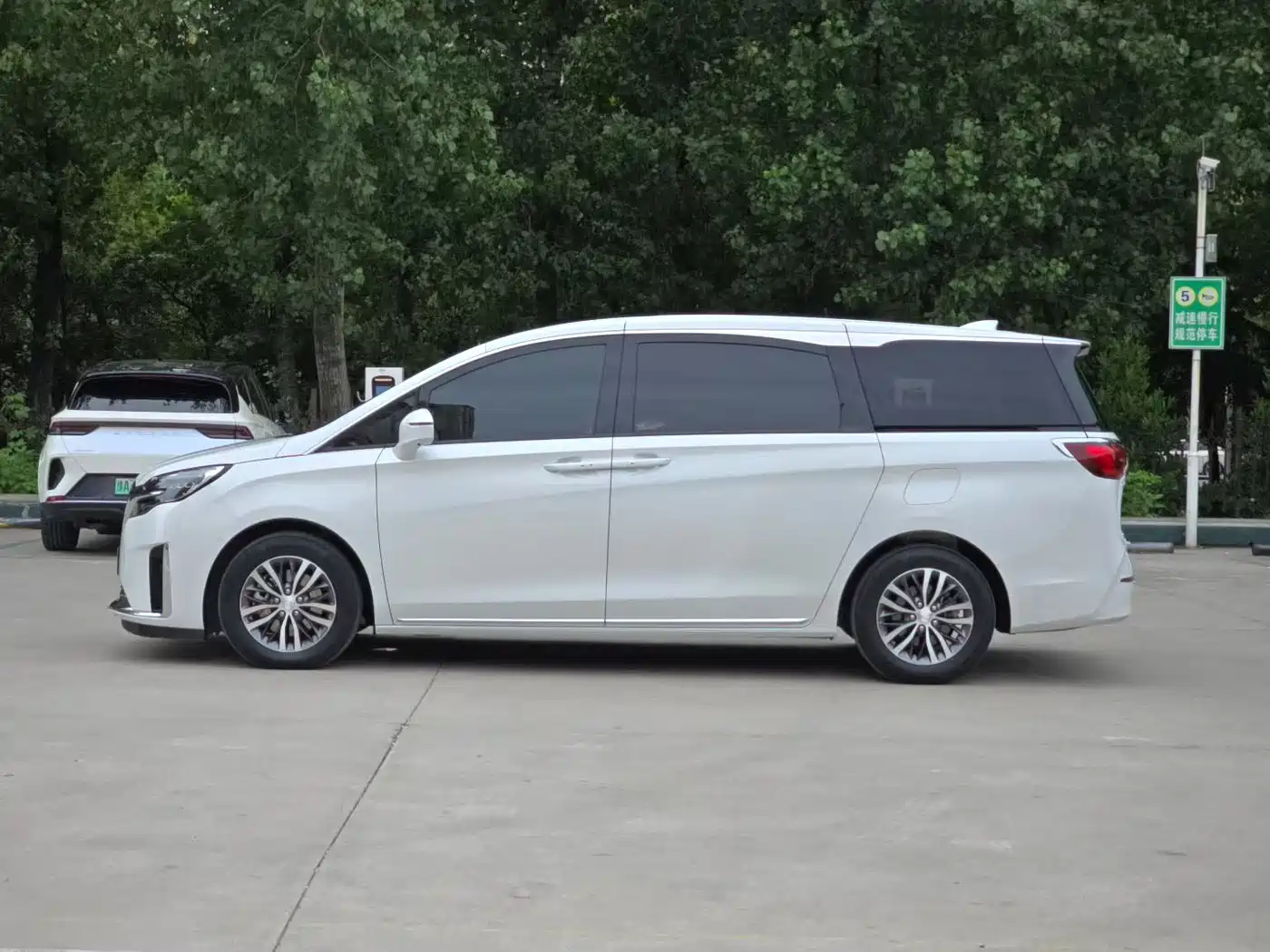 Buick GL8 2023 ES Landmaster Exclusive Harmony Edition фото 9