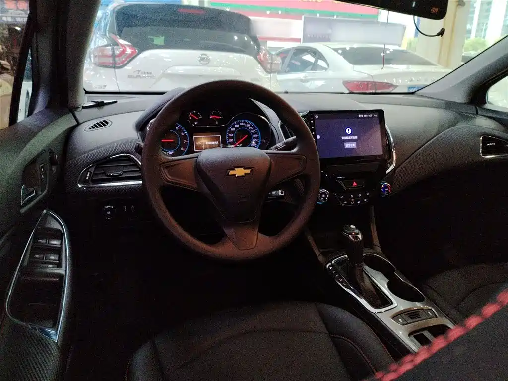 Chevrolet Cruze 2017 1.5L Automatic Pioneer Sunroof фото 10