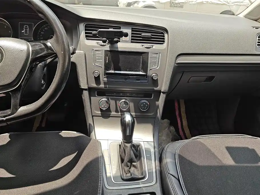 Volkswagen Golf 2016 230TSI Automatic Comfort фото 13