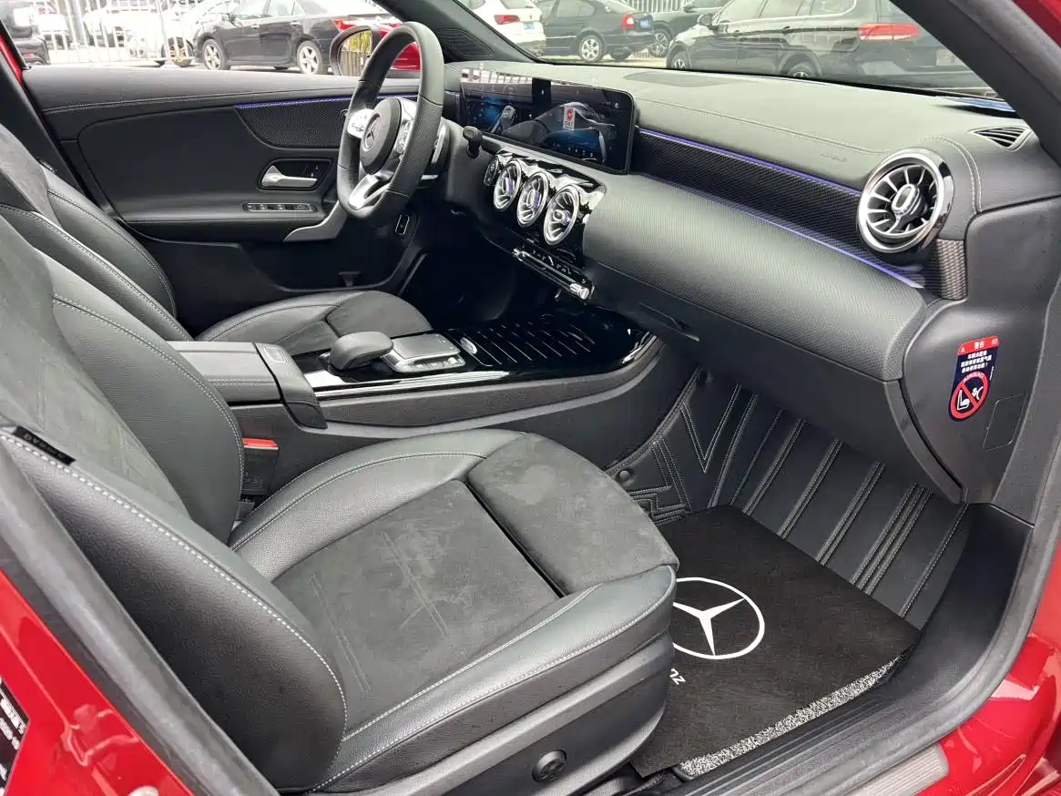 Mercedes-Benz A-Class 2021 A 200 L Sport Sedan Dynamic Type фото 7