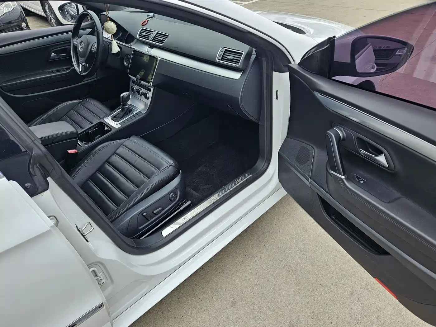 Volkswagen FAW-Volkswagen CC 2016 Model 1.8TSI Premium фото 18