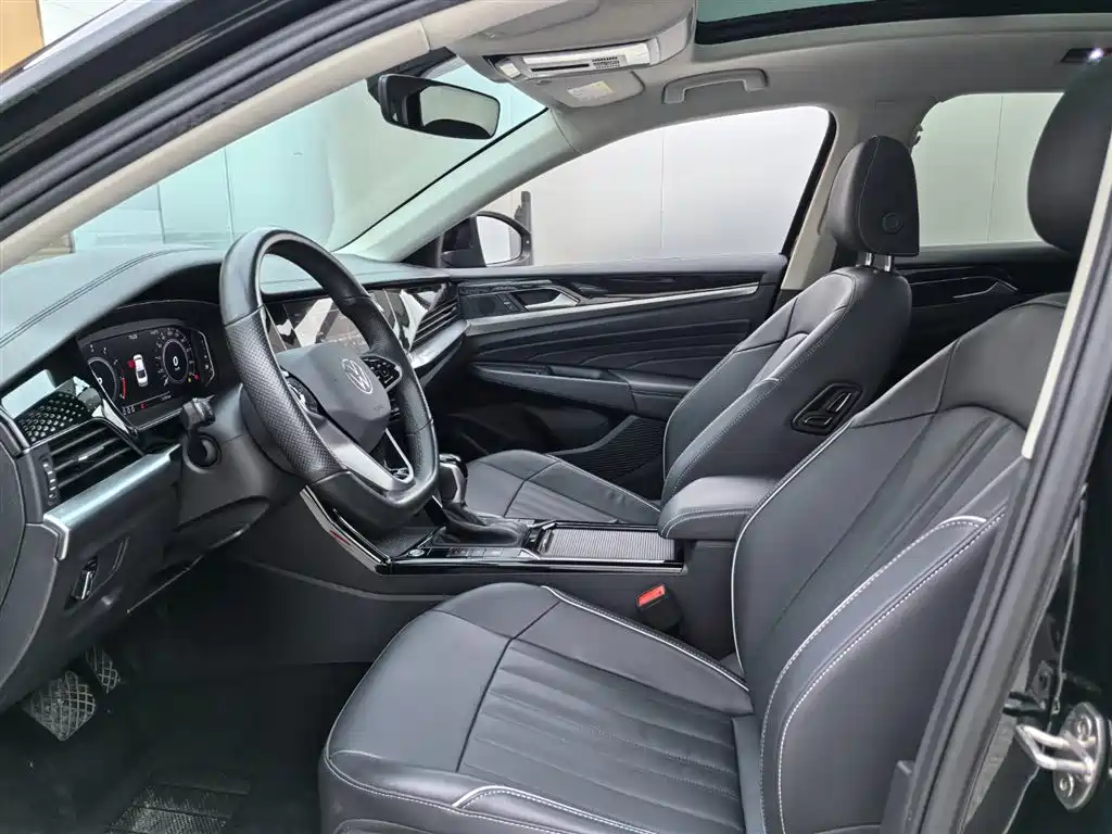 Volkswagen Passat 2023 330TSI Starlight Elite Edition фото 6