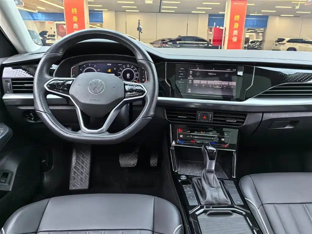 Volkswagen Passat 2023 330TSI Starlight Elite Edition фото 12