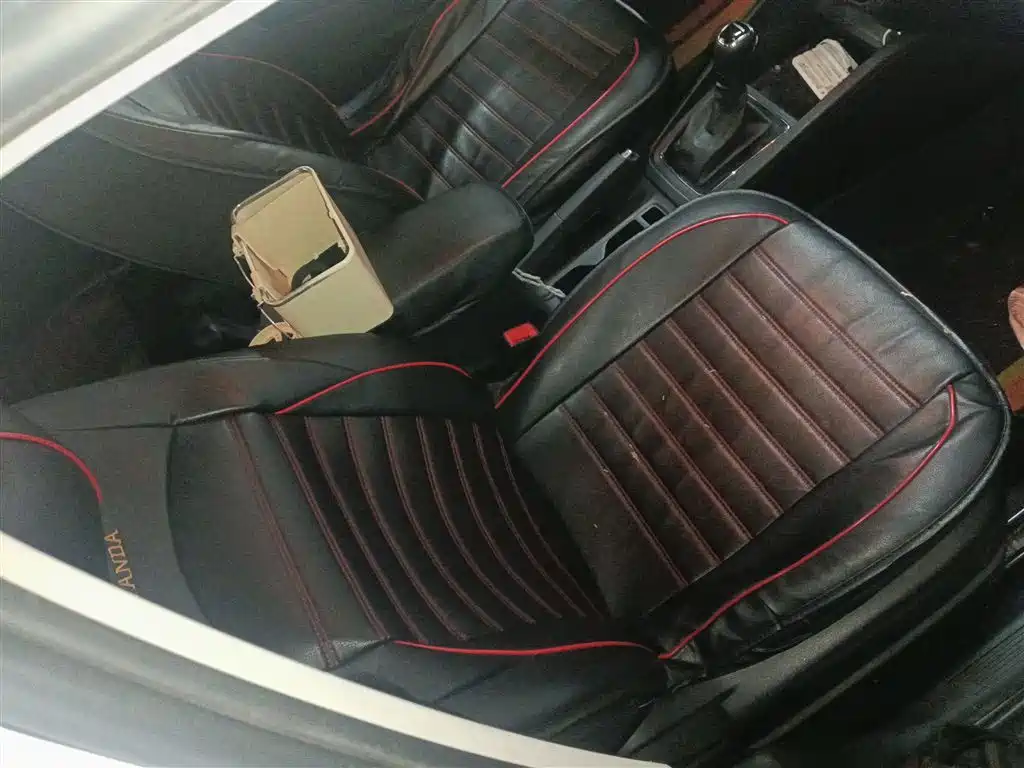SKODA KOMICK