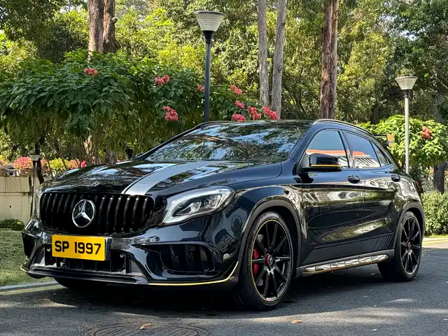 MERCEDES-BENZ GLA AMG