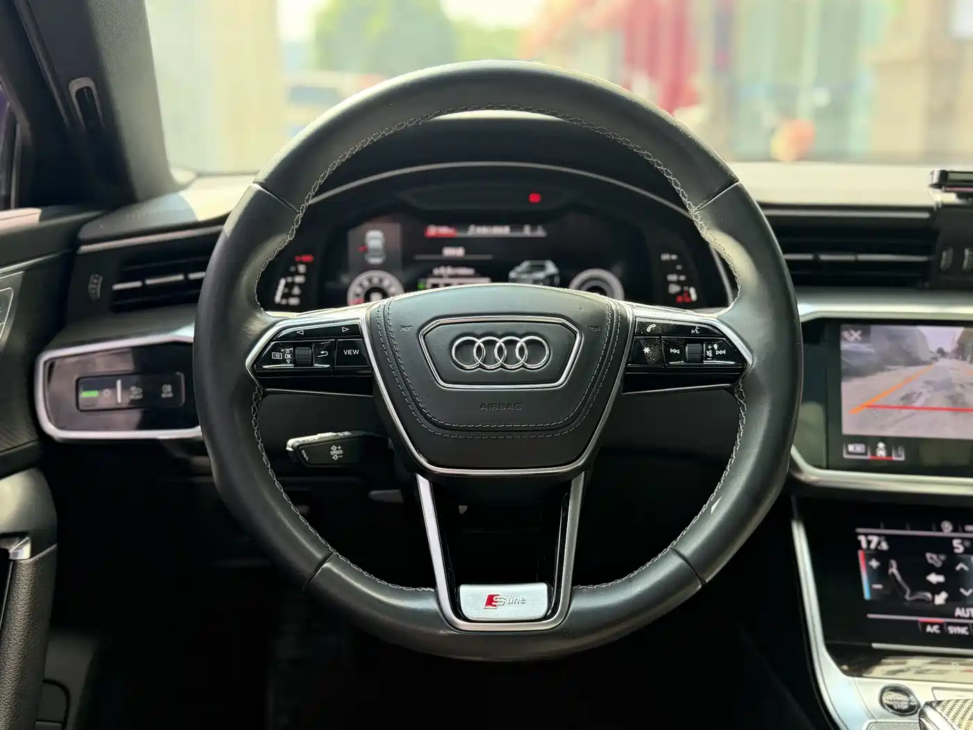 Фото 5 - Audi A6L