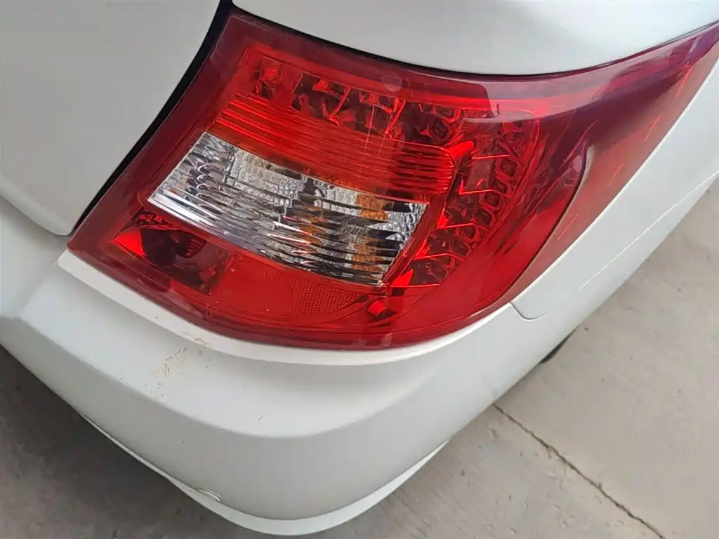 BYD F3 2015 Energy-saving Edition 1.5L Manual Comfort фото 8