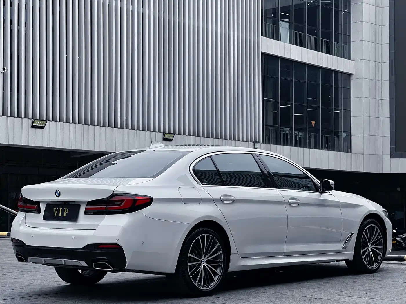 BMW 5 Series 2022 530Li Leading M Sport Package фото 6