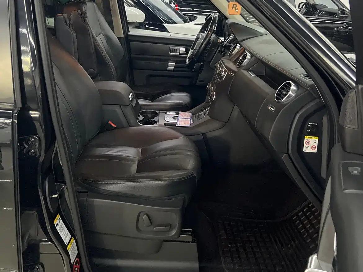 Land Rover Discovery 2014 3.0 SDV6 HSE Diesel фото 7