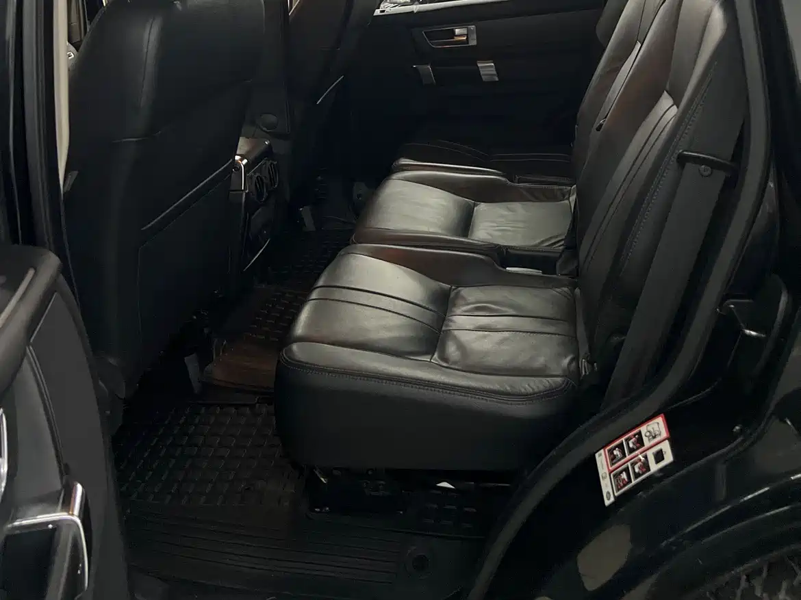 Land Rover Discovery 2014 3.0 SDV6 HSE Diesel фото 8