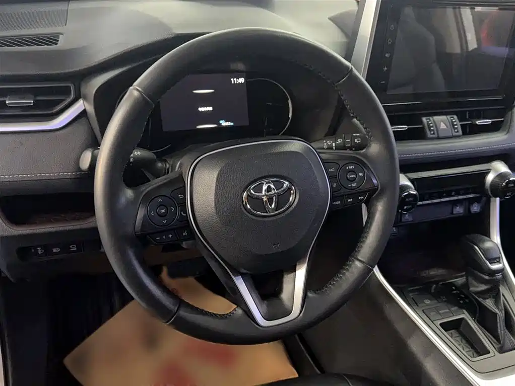 Toyota RAV4 Rongfang 2020 2.0L CVT 2WD Prestige Edition фото 4