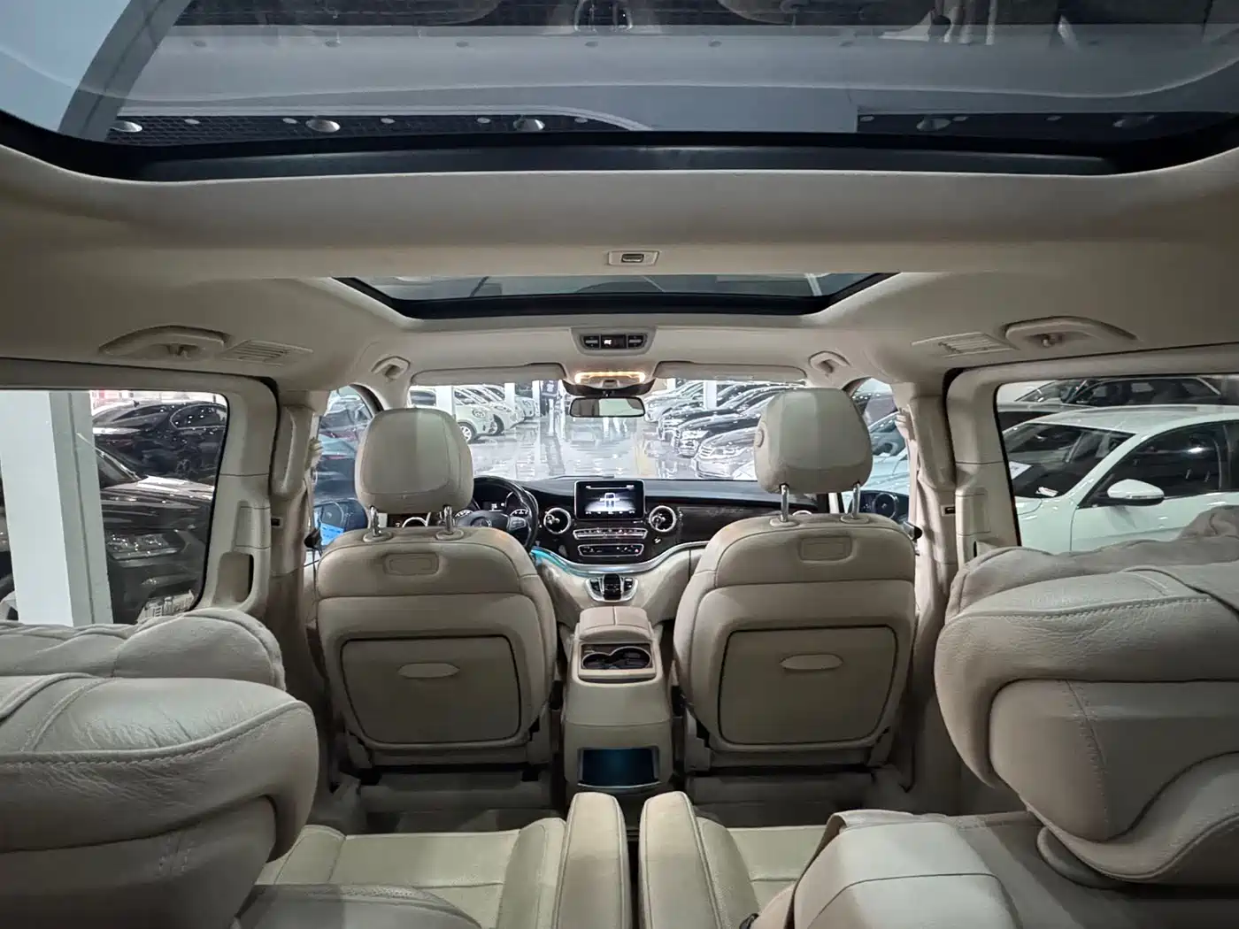 Mercedes-Benz V-Class 2016 V 260 Premium Edition фото 17