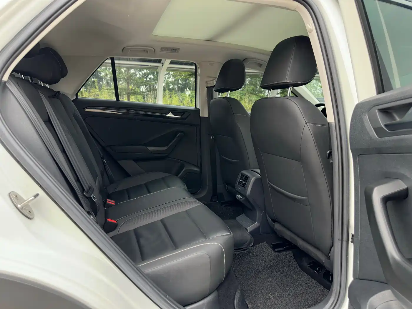 Volkswagen T-ROC 2022 280TSI DSG 2WD Comfort PLUS фото 6