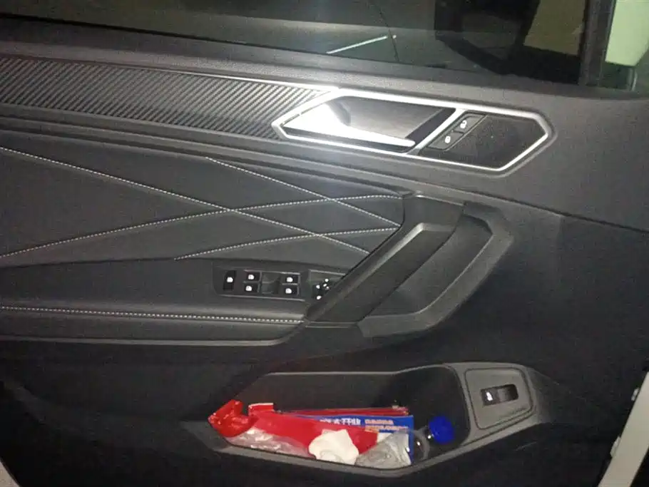 Volkswagen Tiguan L 2022 330TSI Auto 2WD R-Line Premium Edition фото 7