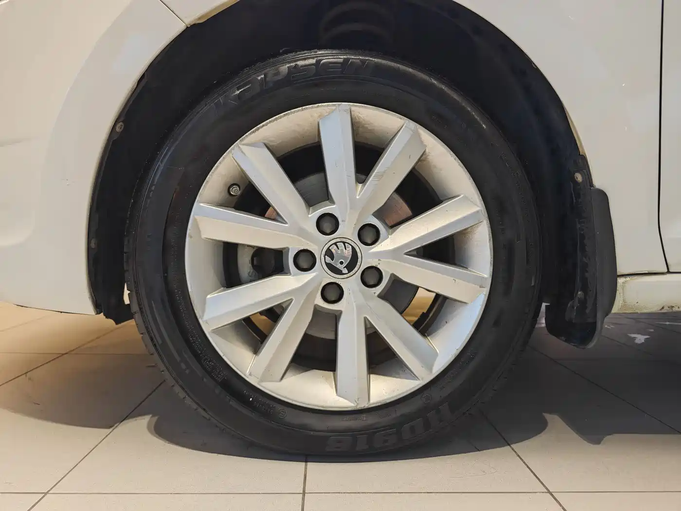 Škoda Rapid 2016 1.6L Automatic Pioneer Edition фото 5