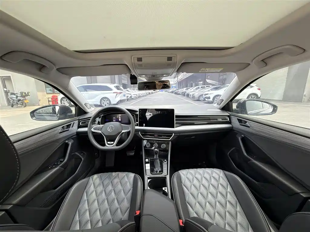 Volkswagen Sagitar 2023 300TSI DSG Surpassing Edition фото 14