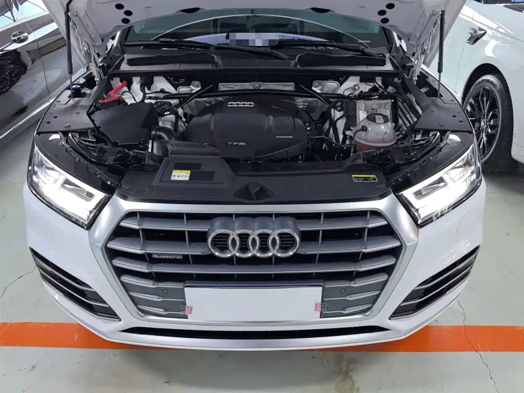 Audi Q5L 2020 Facelift 40 TFSI Honor Fashion фото 5