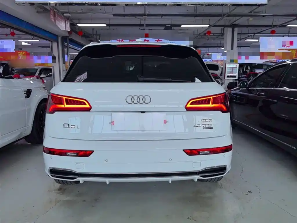 Audi Q5L 2020 Facelift 40 TFSI Honor Fashion фото 13