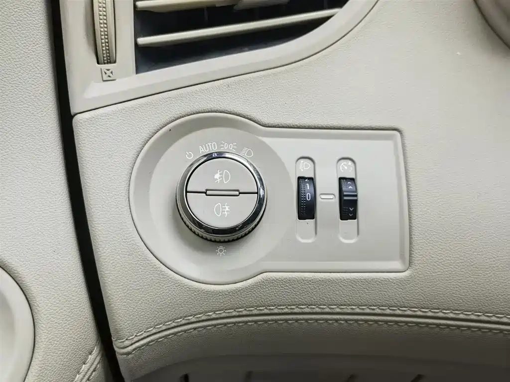 Buick LaCrosse 2013 2.4L SIDI Leading Comfort фото 21