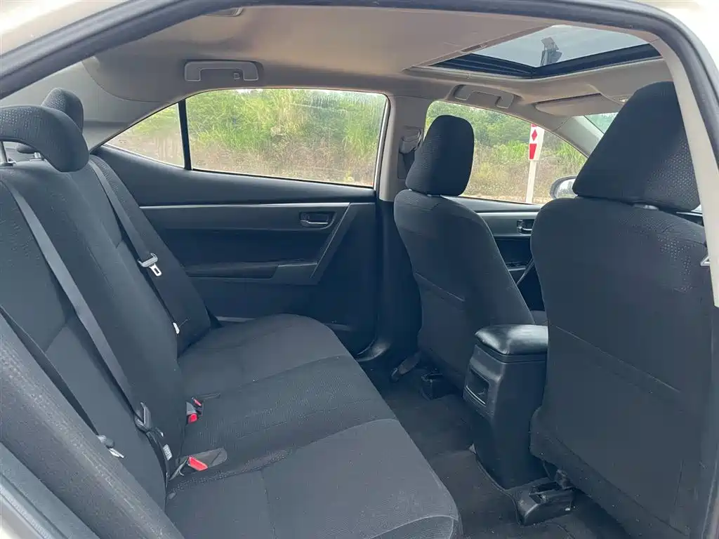Toyota Corolla 2017 1.2T CVT GL-i фото 7