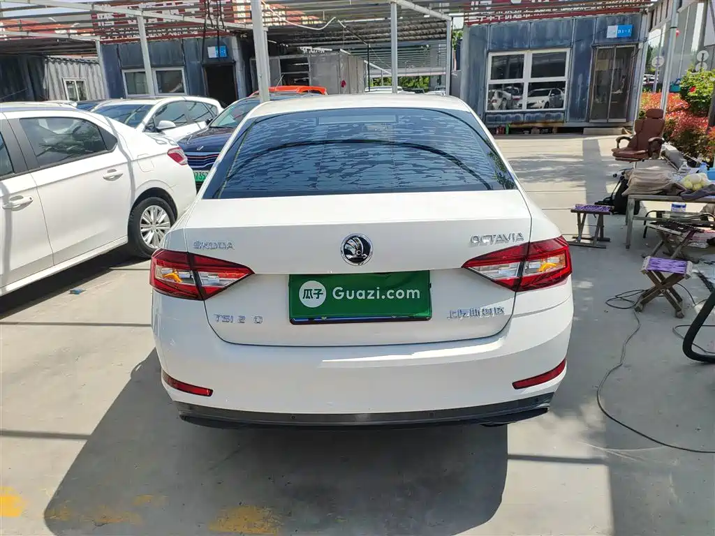 Škoda Octavia 2018 TSI230 DSG Comfort Edition фото 6