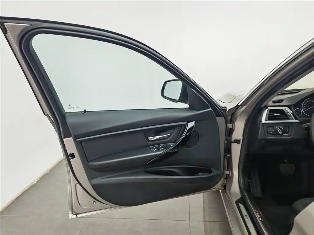 BMW 3 Series 2016 320Li Progressive фото 8