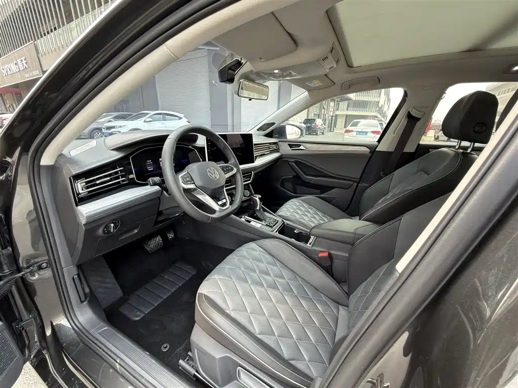 Volkswagen Sagitar 2023 300TSI DSG Surpassing Edition фото 12