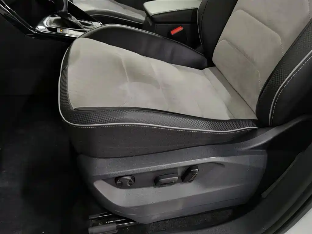 Volkswagen Tayron X 2020 330TSI 2WD Premium Smart Edition фото 20