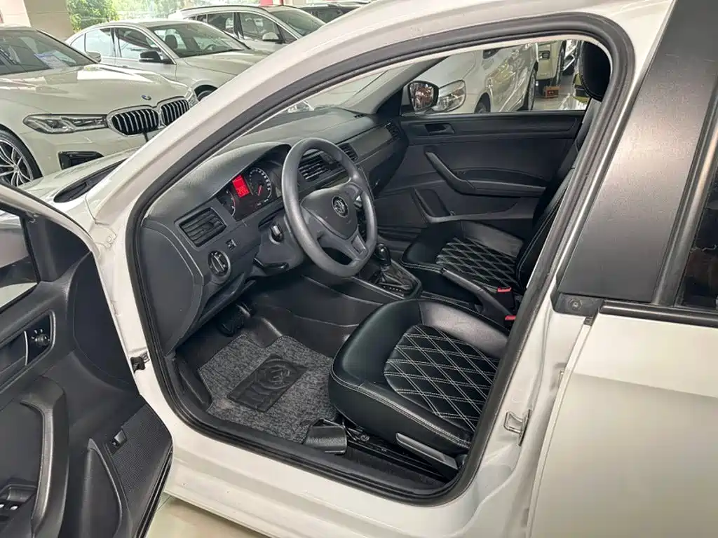 VOLKSWAGEN SANTANA