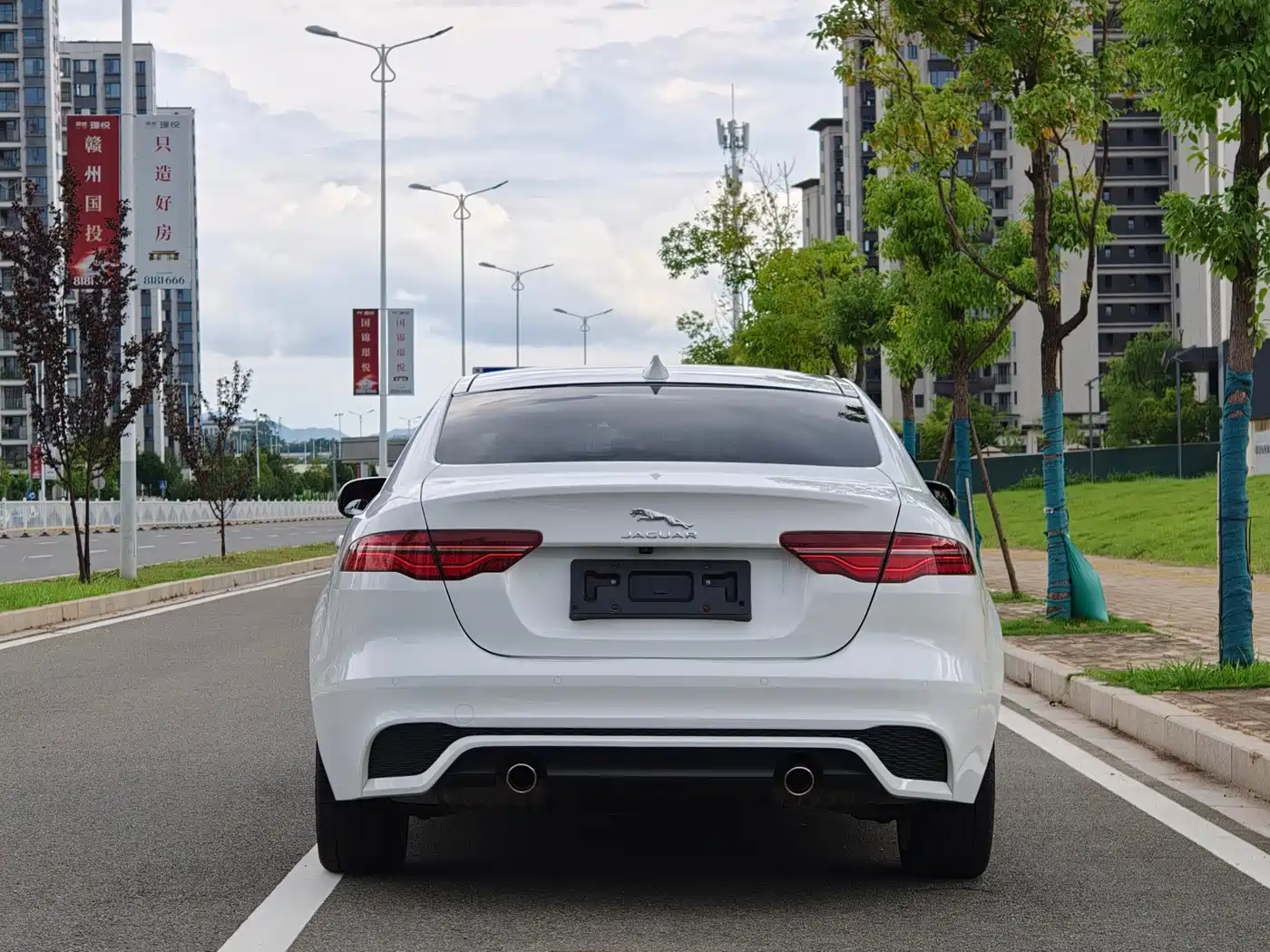 Фото 4 - Jaguar XEL