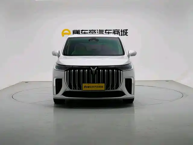 Voyah Auto Voyah Dreamer 2022 Low-carbon Dream+Smart Package фото 8