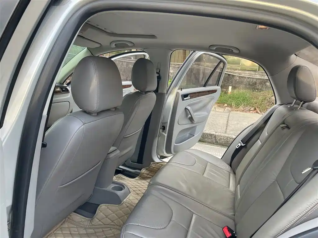 Volkswagen Bora 2008 Model 2.0L Automatic Luxury фото 9