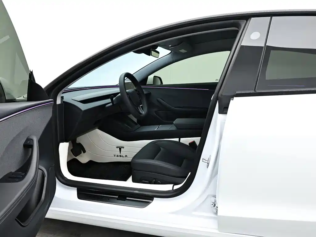 Tesla Model 3 2026 2025 Model Year Facelift Rear-Wheel Drive